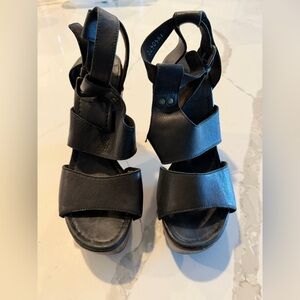 Stuart Weitzman Black Leather Studded Women’s Sandals Size 9